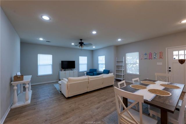 1133 Oney Hervey, College Station, TX 77840