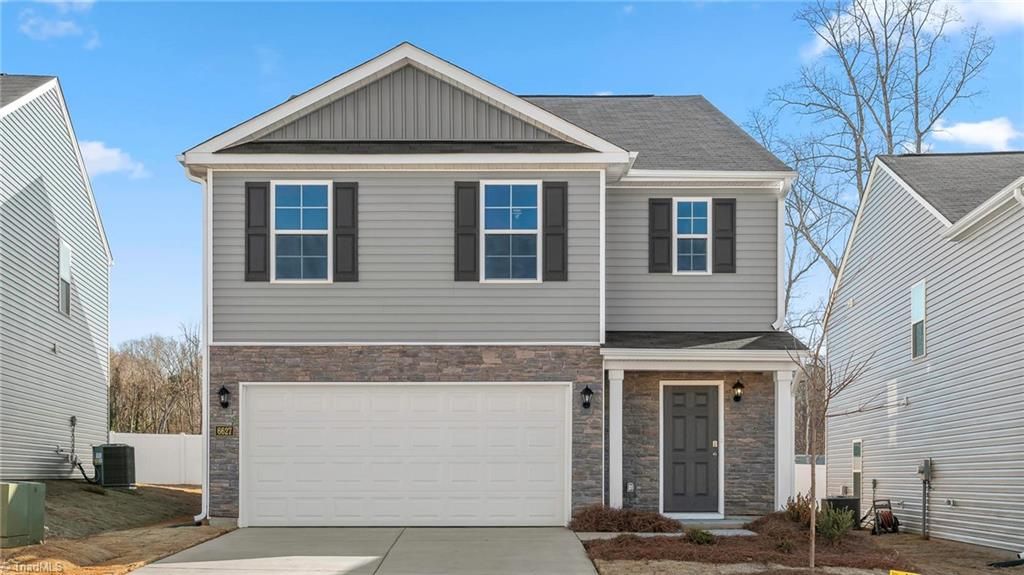 121 Beechwood Circle, Thomasville, NC 27360