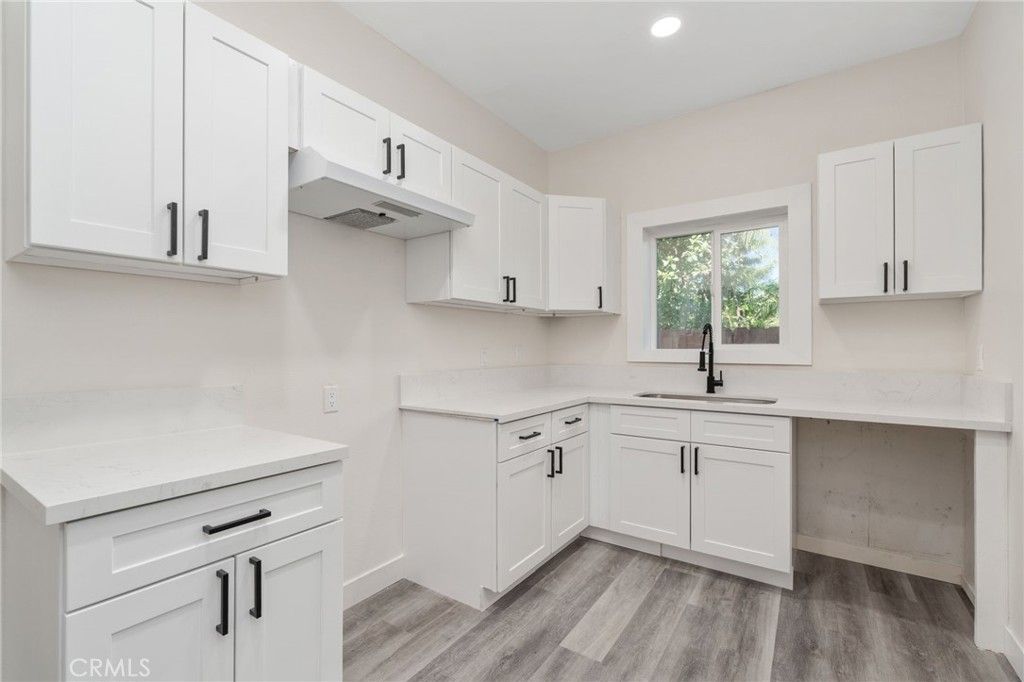 Image 4 of property listing at 2723 Iris Street, Riverside, CA 92507