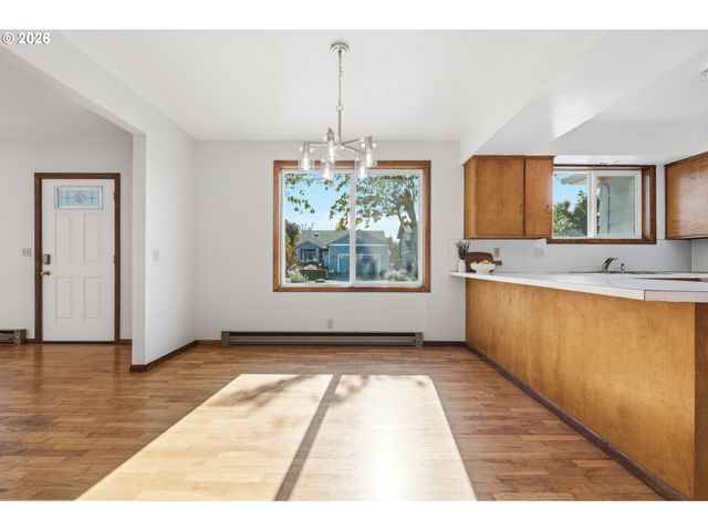1424 T St, Springfield, OR 97477