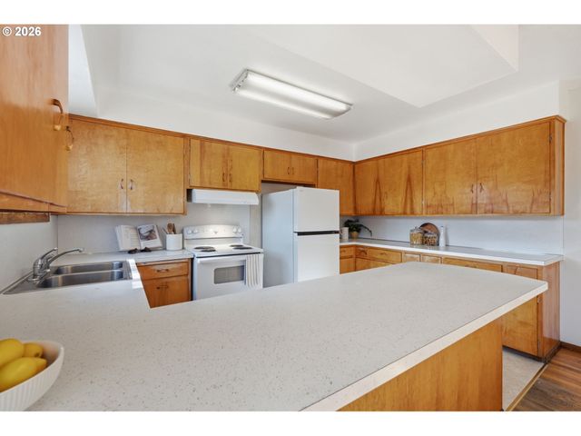 1424 T St, Springfield, OR 97477