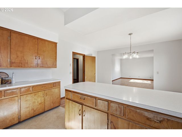 1424 T St, Springfield, OR 97477