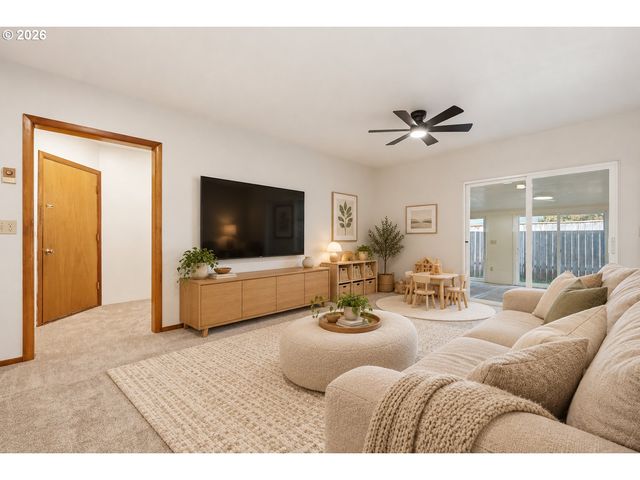 1424 T St, Springfield, OR 97477