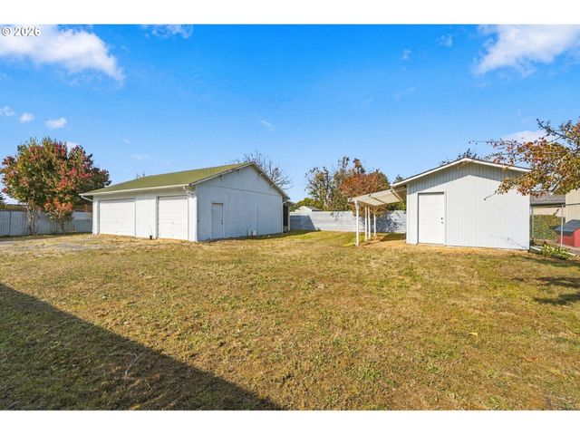 1424 T St, Springfield, OR 97477