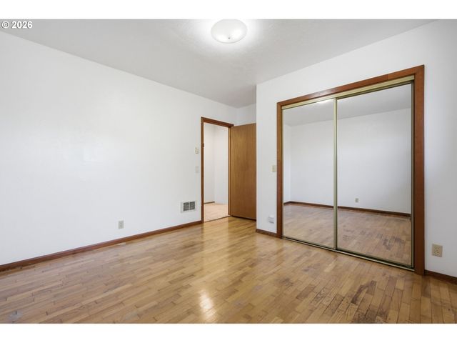 1424 T St, Springfield, OR 97477
