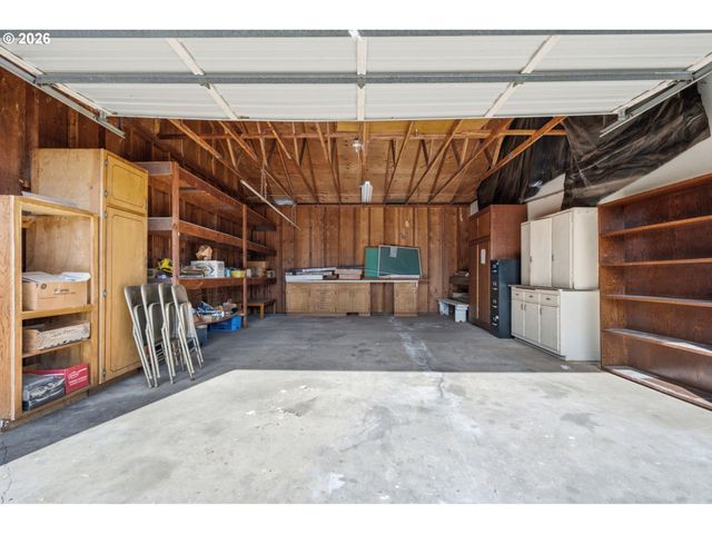 1424 T St, Springfield, OR 97477
