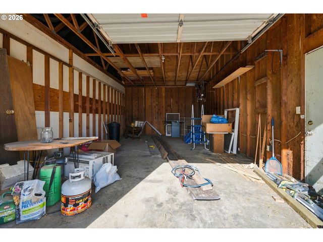 1424 T St, Springfield, OR 97477
