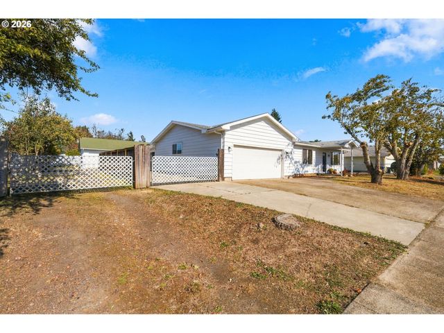 1424 T St, Springfield, OR 97477