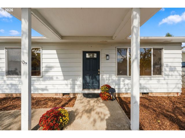 1424 T St, Springfield, OR 97477