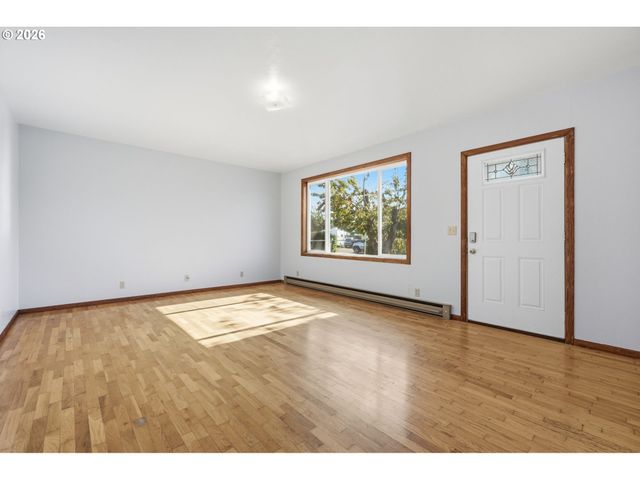 1424 T St, Springfield, OR 97477