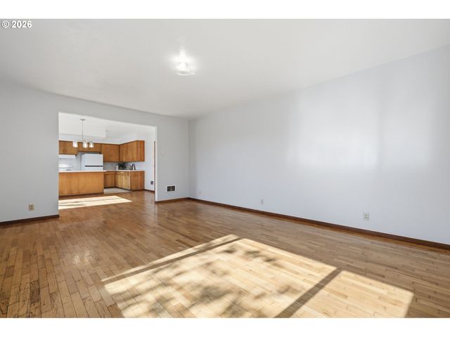 1424 T St, Springfield, OR 97477