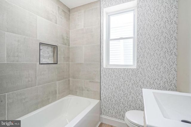 2042 SIGEL ST, Philadelphia, PA 19145