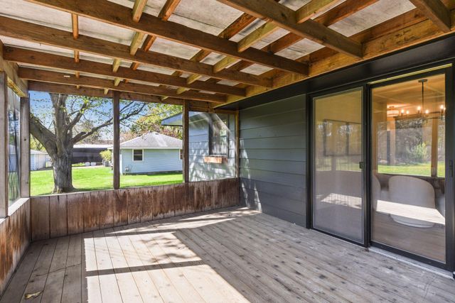 1610 Garland Lane N, Plymouth, MN 55447