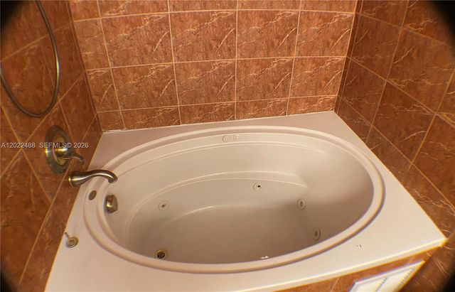 2061 NW 47th Ter 302, Lauderhill, FL 33313