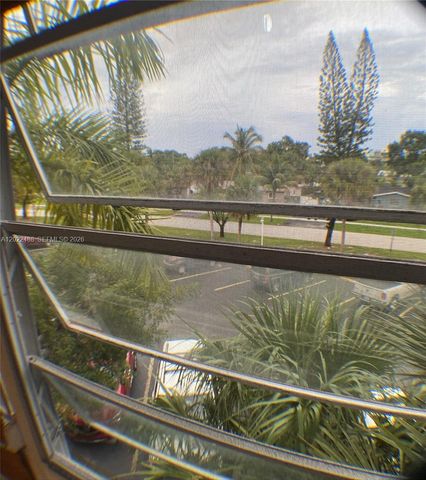2061 NW 47th Ter 302, Lauderhill, FL 33313
