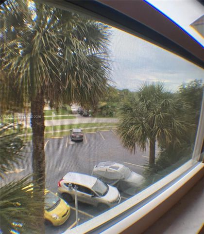 2061 NW 47th Ter 302, Lauderhill, FL 33313