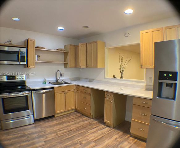 2061 NW 47th Ter 302, Lauderhill, FL 33313