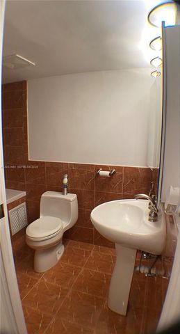 2061 NW 47th Ter 302, Lauderhill, FL 33313