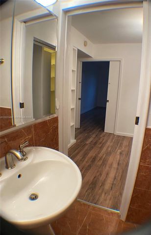 2061 NW 47th Ter 302, Lauderhill, FL 33313