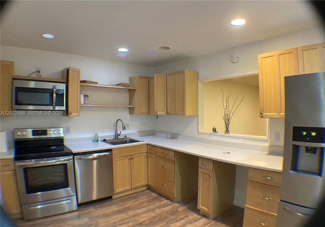 2061 NW 47th Ter 302, Lauderhill, FL 33313