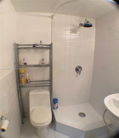 2061 NW 47th Ter 302, Lauderhill, FL 33313
