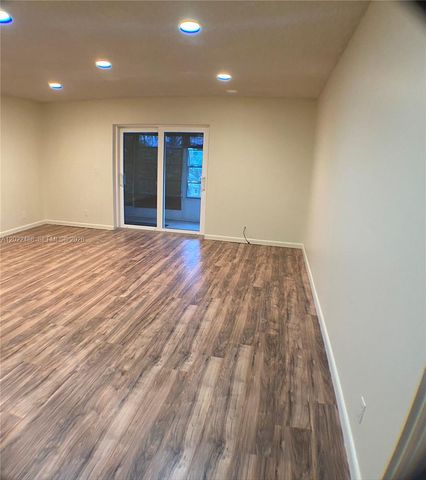 2061 NW 47th Ter 302, Lauderhill, FL 33313