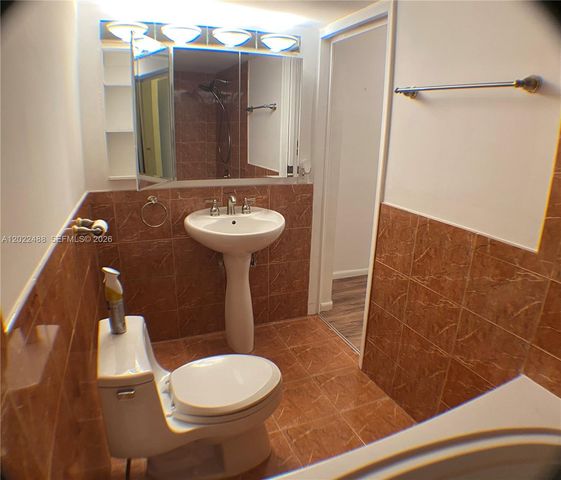 2061 NW 47th Ter 302, Lauderhill, FL 33313