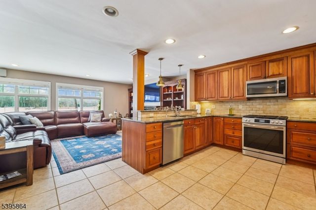 47 Canoe Brook Pkwy, Summit City, NJ 07901