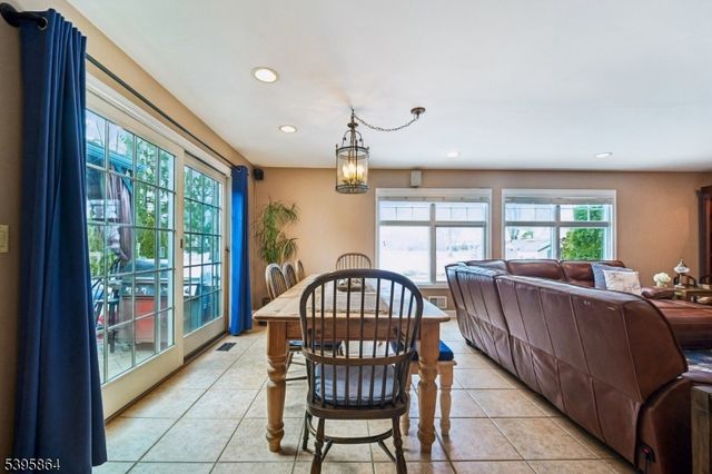 47 Canoe Brook Pkwy, Summit City, NJ 07901