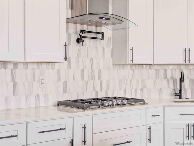 56520 E 74th Avenue, Strasburg, CO 80136