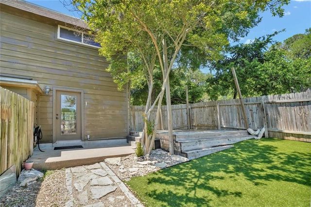 2000 Lightsey RD 1, Austin, TX 78704