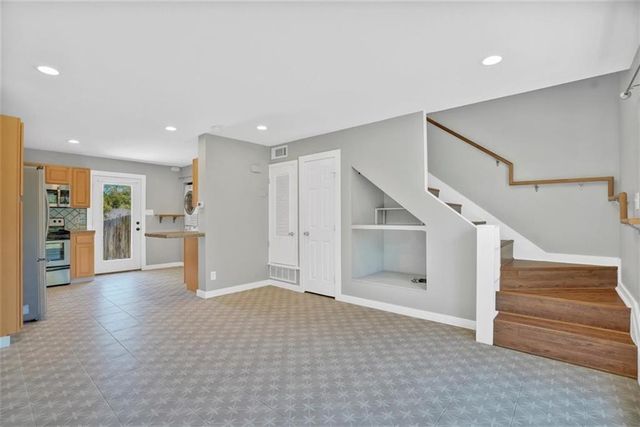 2000 Lightsey RD 1, Austin, TX 78704