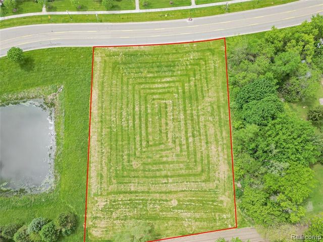 57735 New Hudson Drive, New Hudson, MI 48165