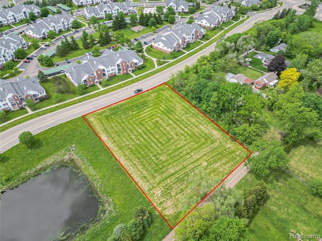 57735 New Hudson Drive, New Hudson, MI 48165
