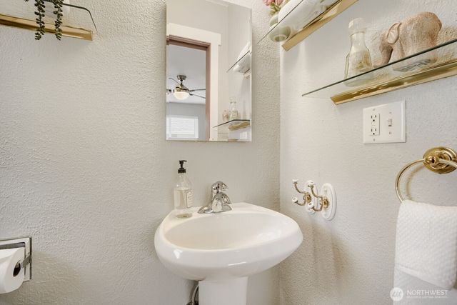 16640 40th Avenue S, Seatac, WA 98188