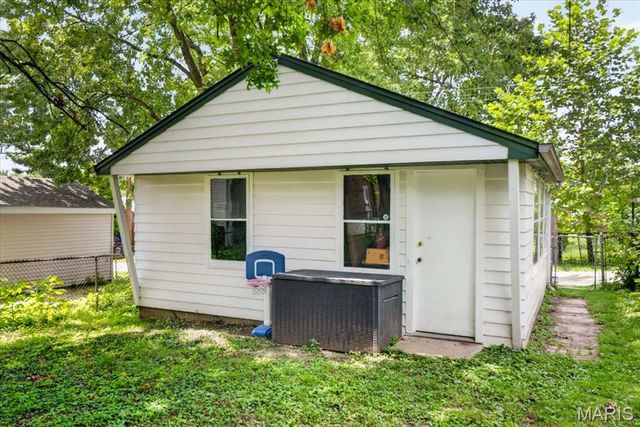6139 Idaho Avenue, St Louis, MO 63111