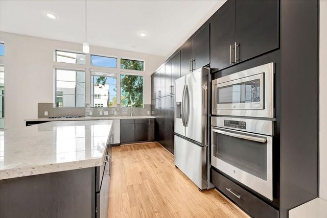 2104 Colorado Street, Houston, TX 77007
