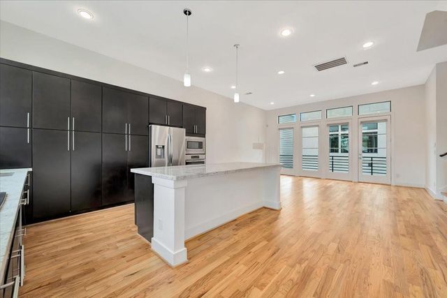 2104 Colorado Street, Houston, TX 77007