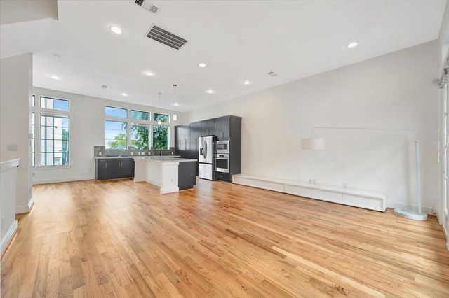 2104 Colorado Street, Houston, TX 77007