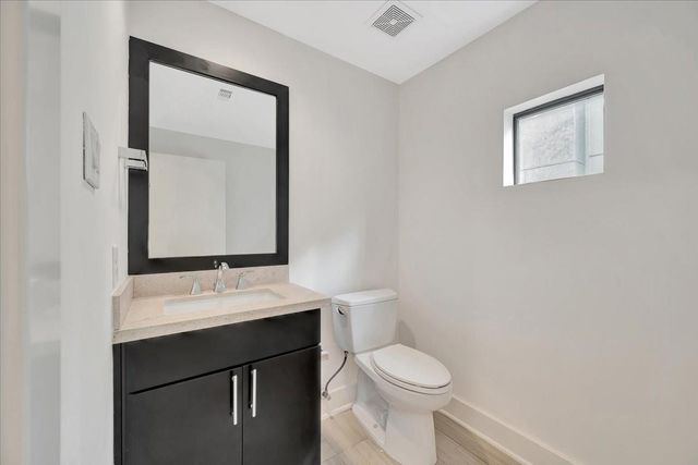 2104 Colorado Street, Houston, TX 77007