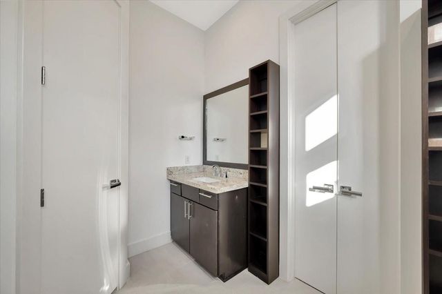 2104 Colorado Street, Houston, TX 77007