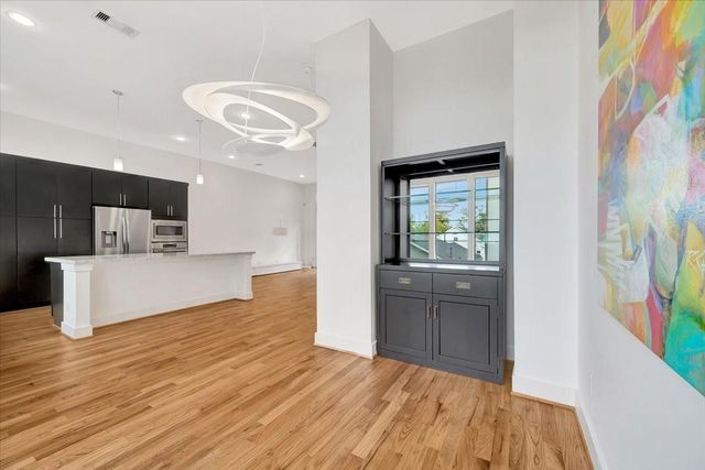 2104 Colorado Street, Houston, TX 77007
