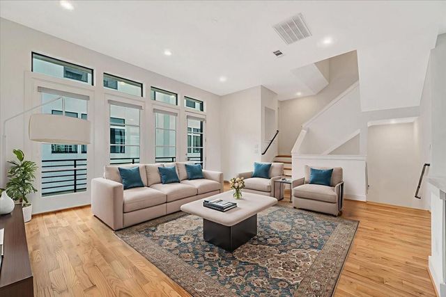 2104 Colorado Street, Houston, TX 77007