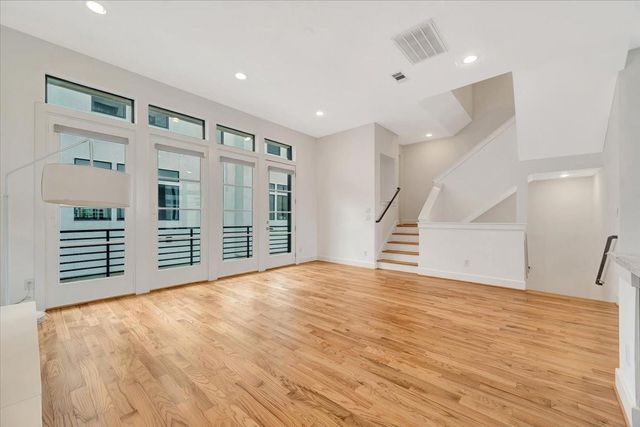 2104 Colorado Street, Houston, TX 77007