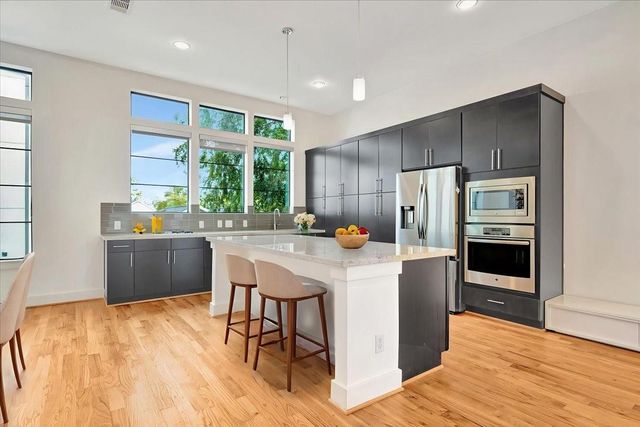 2104 Colorado Street, Houston, TX 77007