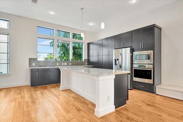 2104 Colorado Street, Houston, TX 77007