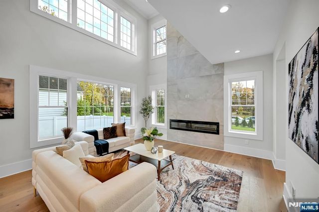 10 Drummond Terrace, Livingston, NJ 07039