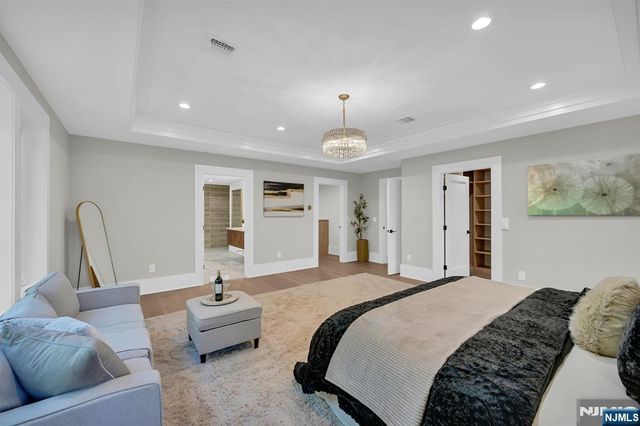 10 Drummond Terrace, Livingston, NJ 07039