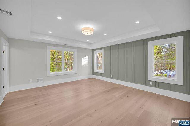 10 Drummond Terrace, Livingston, NJ 07039