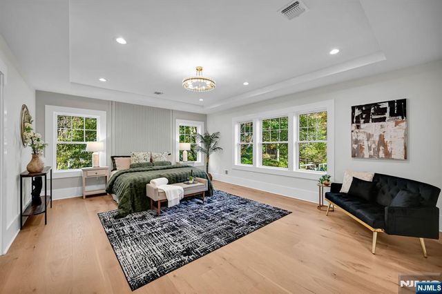 10 Drummond Terrace, Livingston, NJ 07039